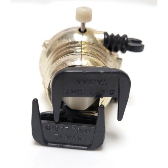 Vintage 1977 Tomy 2" Plastic Wind-Up Robot Toy Red Dome Black Feet - Picture 7 of 7